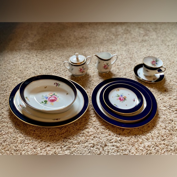 Noritake - Hapsburg Rose Set - Picture 11 of 11